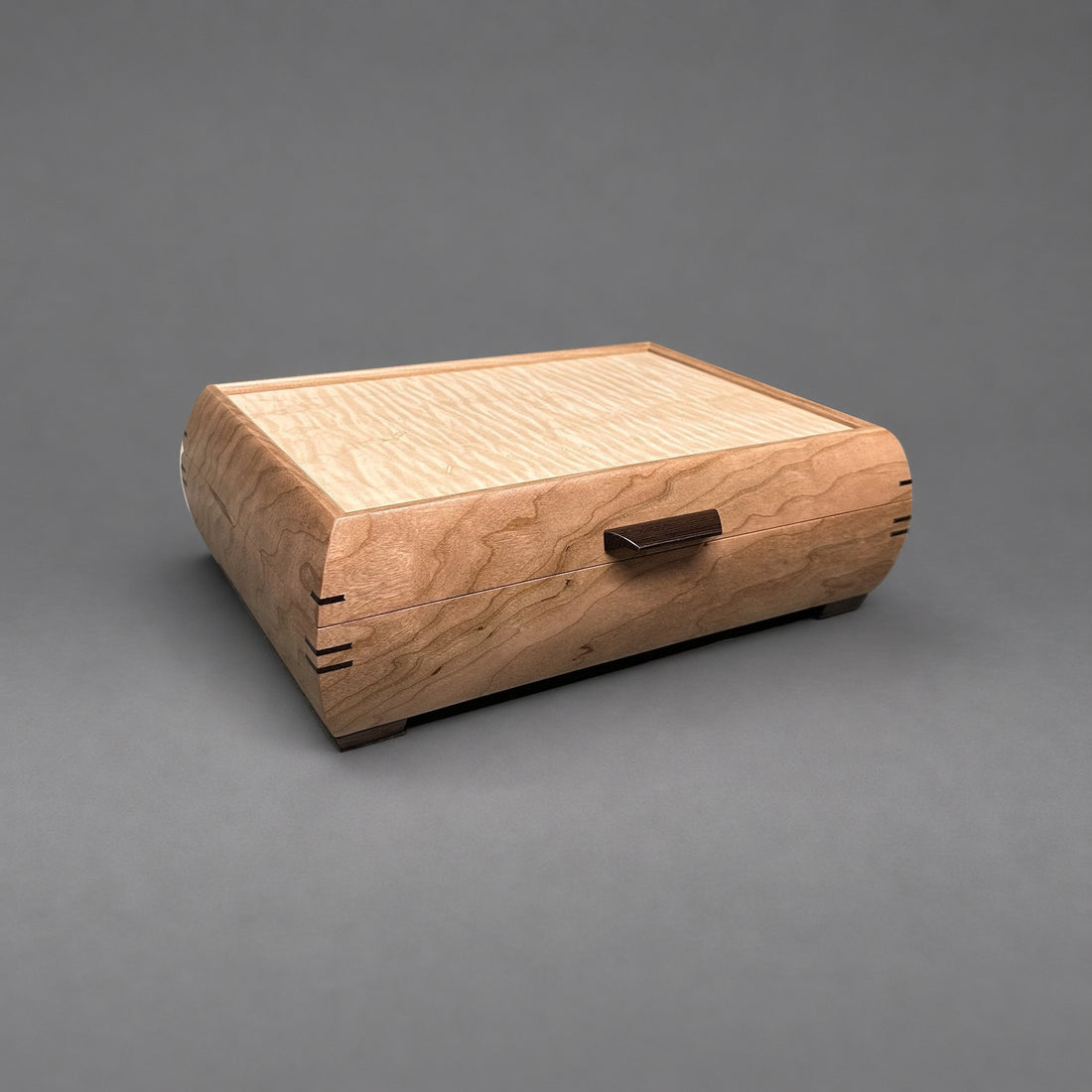 Elegance jewelry box cherry with curly maple lid, closed