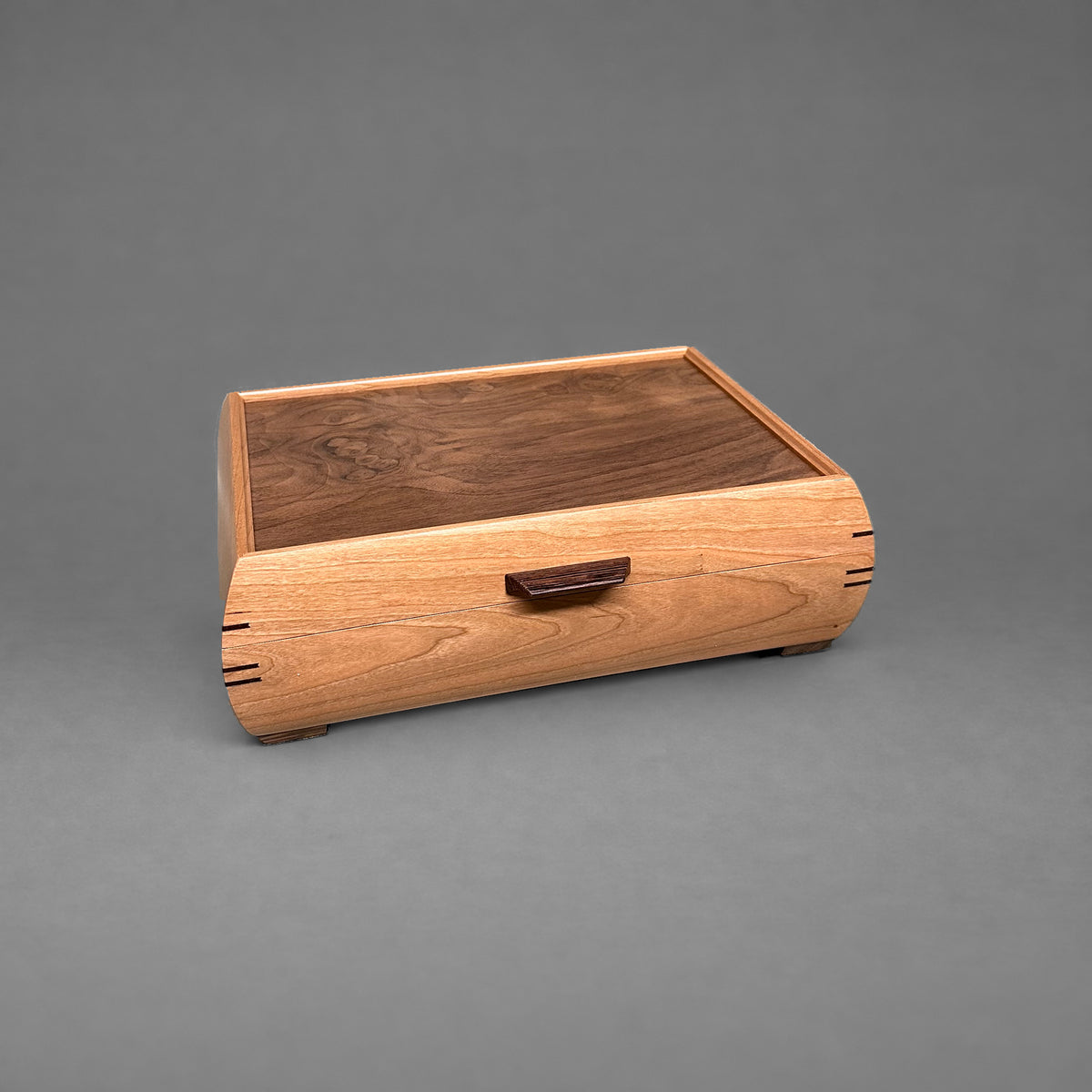Elegance jewelry box cherry with walnut lid, closed