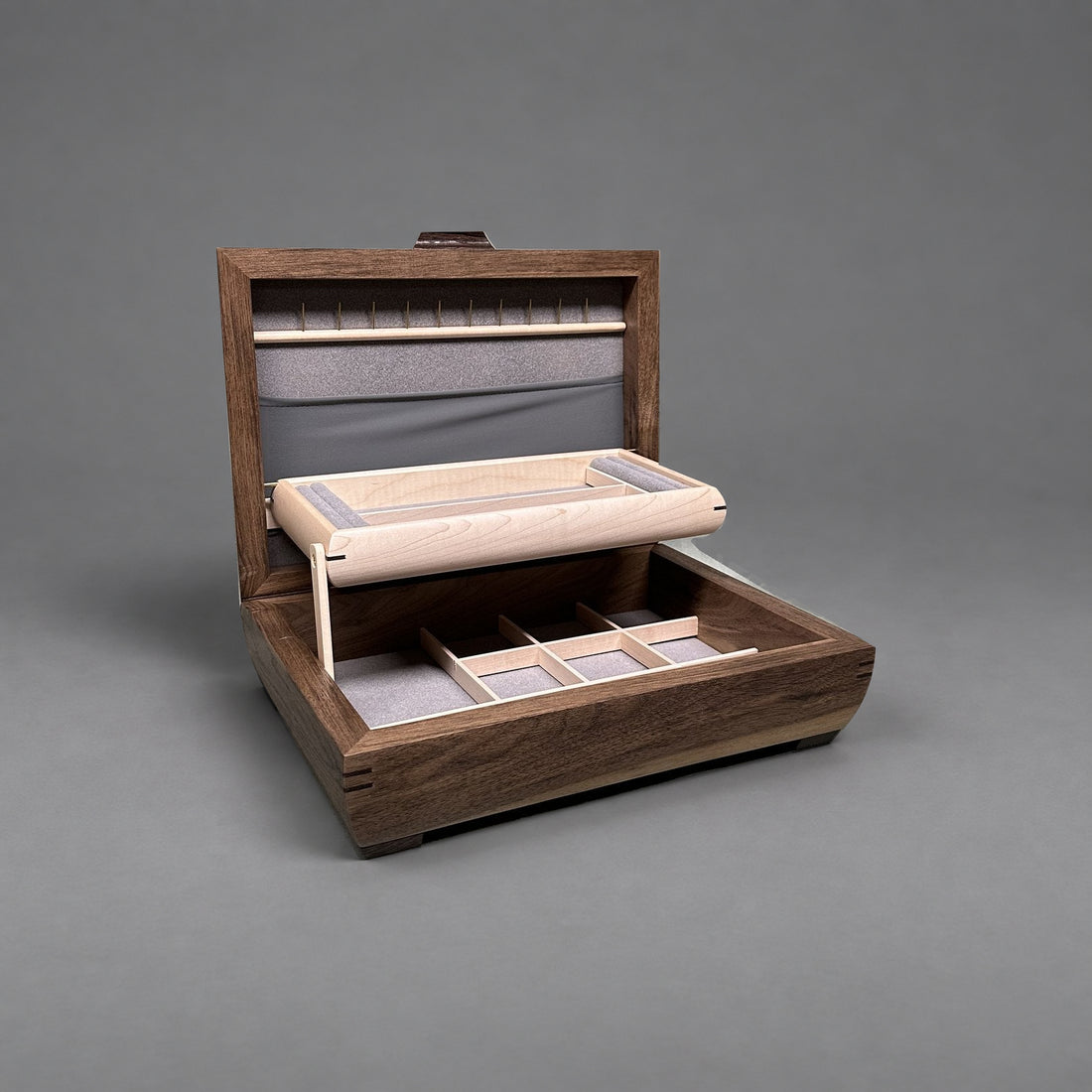 Elegance jewelry box walnut with curly maple lid, closed