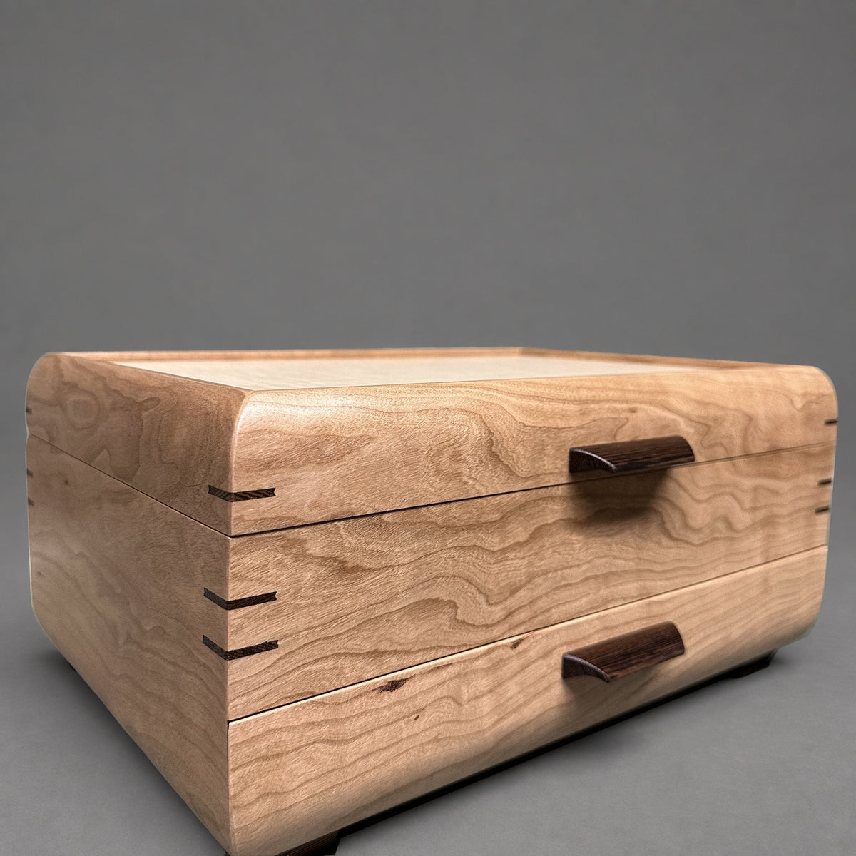 Cherry grain detail, side view