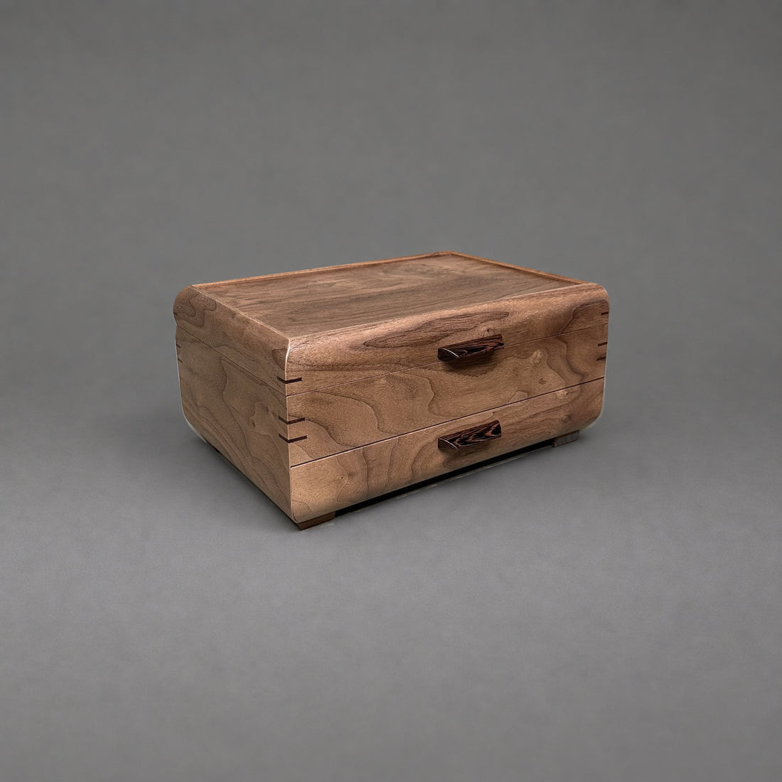 Sophisticated Jewelry Chest walnut with walnut lid, closed