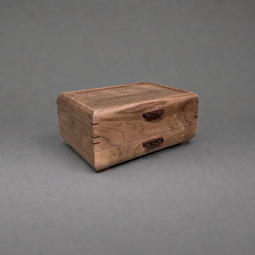 Sophisticated Jewelry Chest walnut with walnut lid, closed