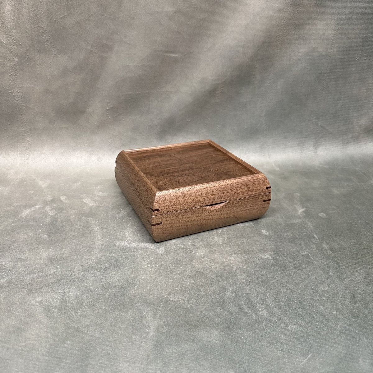 Square Trinket Box walnut, closed