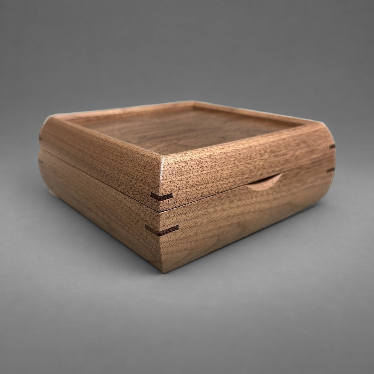 Square Trinket Box walnut, front detail